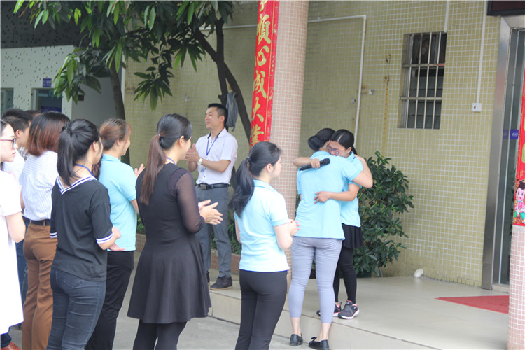 袁瑞芬在分享中用眼淚感動了在場的所有人，滿滿的正能量