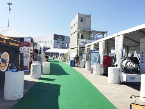 20下午1730陽光燦爛中的室外展區(qū)！