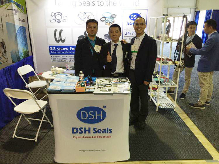 12誠摯的感謝：嘉諾集團(tuán)雷董、上海嘉諾密封陳總親臨愛密特密封展會現(xiàn)場指導(dǎo)工作！