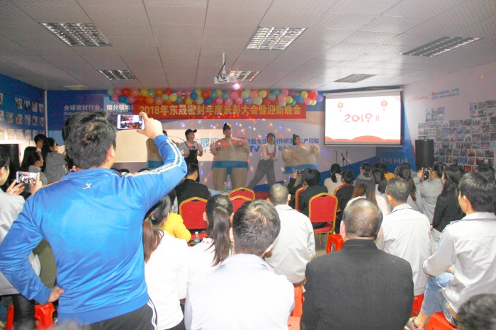 業(yè)務部美女們的舞蹈《C哩C哩》