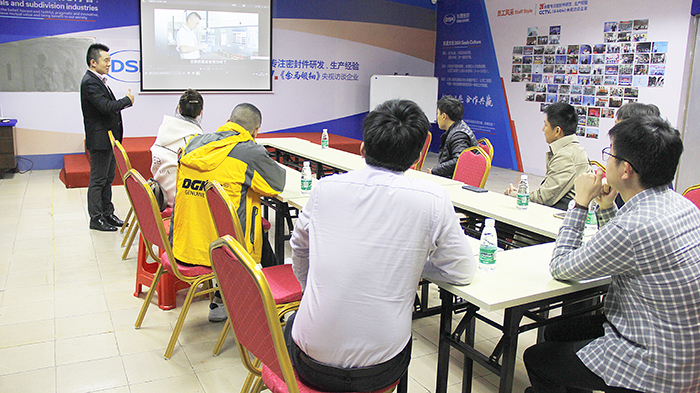 愛密特密封公司參加工作指導現(xiàn)場 愛密特密封公司參加工作指導現(xiàn)場