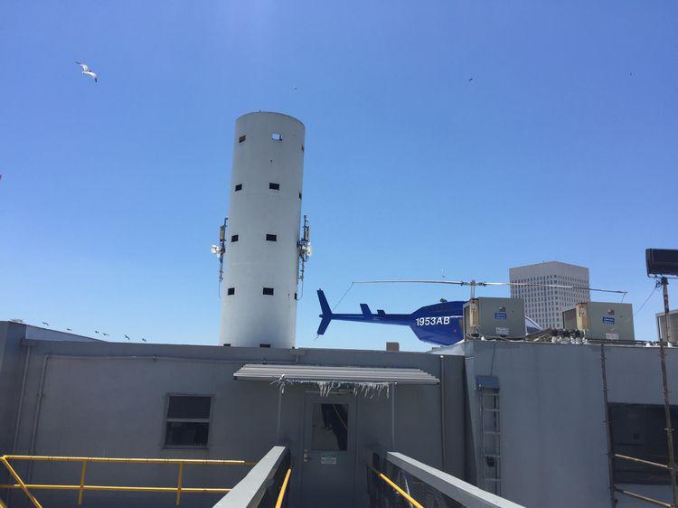 釆油勘探、鉆井平臺(tái)中：特殊、緊急狀態(tài)下專用的直升機(jī)